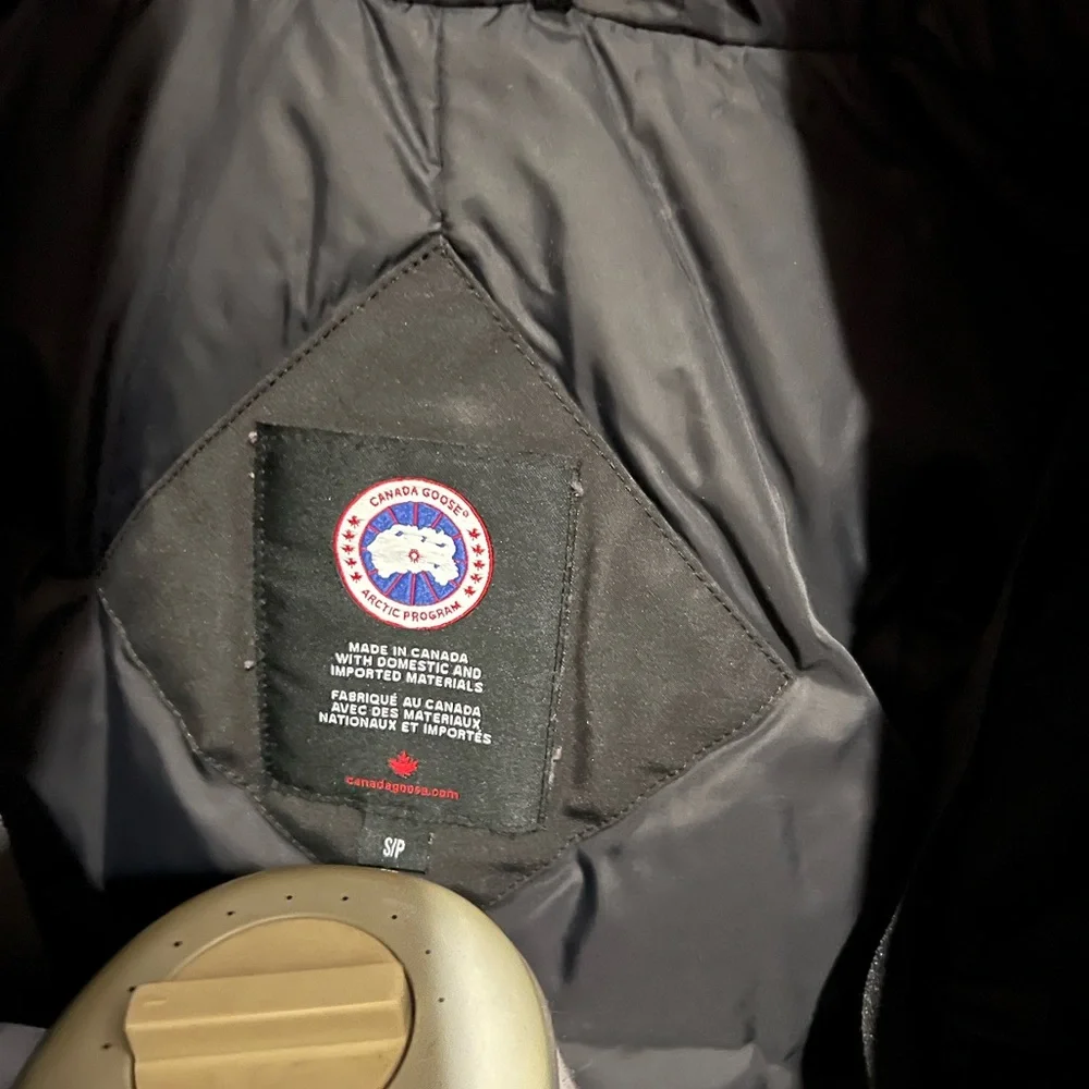 Canada Goose Rossclair Jacket with Removable Fur Hood - Picture 4 of 6